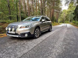 Ljusbrun (brun) Begagnad 2015 Subaru Outback SUV | 89 900 kr (Marknadspris)