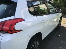 Vit Begagnad 2016 Peugeot 2008 SUV | 99 900 kr (Marknadspris)