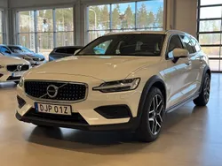 Vit Begagnad 2019 Volvo V60 CC Kombi | 269 900 kr (Lite dyr)