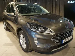 Grå Begagnad 2022 Ford Kuga Titanium SUV | 289 000 kr (Marknadspris)