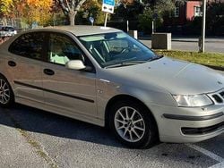 Grå Begagnad 2005 Saab 9-3 Sedan | 33 000 kr (Marknadspris)