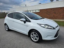 Vit Begagnad 2010 Ford Fiesta Trend Halvkombi | 25 000 kr (Bra pris)