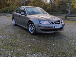 Brun Begagnad 2004 Saab 9-3 Sedan | 32 000 kr (Marknadspris)