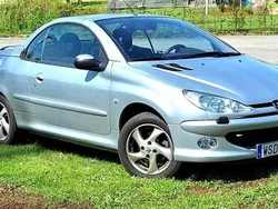 Grå Begagnad 2005 Peugeot 206 CC Cab | 35 000 kr (Marknadspris)