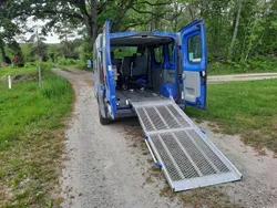Blå Begagnad 2004 Opel Vivaro Van | 50 000 kr