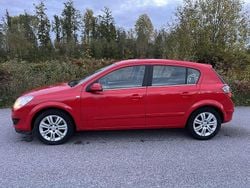 Röd Begagnad 2008 Opel Astra Cosmo Halvkombi | 39 900 kr (Marknadspris)