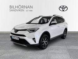 Vit Begagnad 2016 Toyota RAV4 Active SUV | 189 900 kr (Marknadspris)
