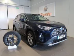 Mörkblå Begagnad 2020 Toyota RAV4 Hybrid Executive SUV | 349 900 kr (Marknadspris)
