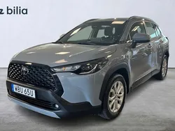 Grå Begagnad 2024 Toyota Corolla Cross Active SUV | 384 900 kr (Marknadspris)