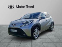 Silver Begagnad 2023 Toyota Aygo X Comfort SUV | 179 900 kr (Marknadspris)