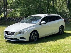 Vit Begagnad 2013 Volvo V60 R-Design Kombi | 60 000 kr (Bra pris)