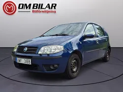 Mörkblå Begagnad 2004 Fiat Punto Dynamic Halvkombi | 22 000 kr