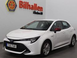 Vit Begagnad 2020 Toyota Corolla Hybrid Active Halvkombi | 244 900 kr (Marknadspris)