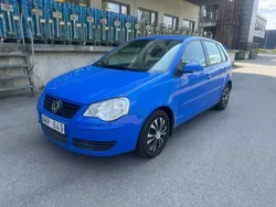 Ljusblå Begagnad 2005 VW Polo Comfortline Halvkombi | 29 900 kr
