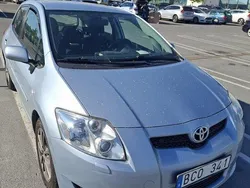 Blå Begagnad 2009 Toyota Auris Halvkombi | 65 000 kr (Marknadspris)