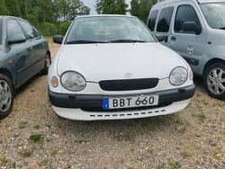 Vit Begagnad 1998 Toyota Corolla Sedan | 13 999 kr