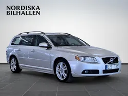 Ljusgrå Begagnad 2012 Volvo V70 Momentum Kombi | 129 795 kr (Lite dyr)