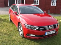 Röd Begagnad 2017 VW Passat Kombi | 154 000 kr (Superpris)