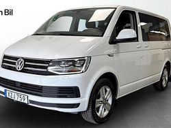 Vit (oryxvit pärlemoeffekt) Begagnad 2017 VW Multivan Minibuss | 279 000 kr (Marknadspris)