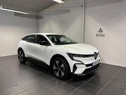 Vit Begagnad 2022 Renault Mégane Equilibre Halvkombi | 264 900 kr (Bra pris)