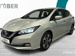 Ljusgrön Begagnad 2019 Nissan Leaf N-Connecta Halvkombi | 144 900 kr (Bra pris)