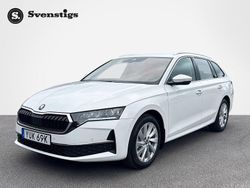 Vit Ny 2025 Skoda Octavia Selection Kombi | 338 900 kr (Bra pris)