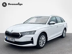 Vit Ny 2025 Skoda Octavia Selection Kombi | 364 600 kr (Marknadspris)