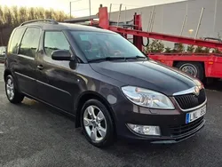 Mörkbrun Begagnad 2010 Skoda Roomster Kombi | 44 900 kr (Marknadspris)