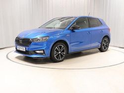 Blå (race blue metallic) Begagnad 2024 Skoda Fabia Monte Carlo Halvkombi | 218 900 kr (Marknadspris)