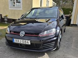 Svart Begagnad 2015 VW Golf VII GTI Halvkombi | 165 000 kr (Marknadspris)