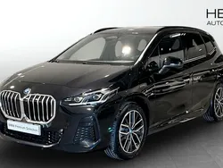 Svart Begagnad 2023 BMW 225 Active Tourer M Sport Minibuss | 409 700 kr (Marknadspris)
