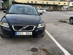 Svart Begagnad 2008 Volvo V50 Kinetic Kombi | 33 000 kr (Bra pris)