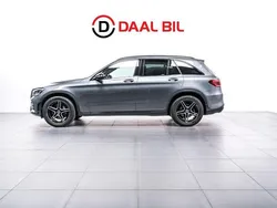 Grå Begagnad 2019 Mercedes GLC220 AMG line SUV | 409 700 kr (Marknadspris)