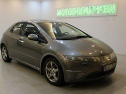 Mörkgrå (grå) Begagnad 2007 Honda Civic Sport Halvkombi | 69 900 kr (Marknadspris)