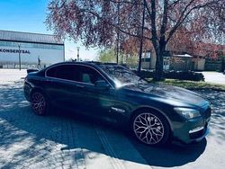 Grå Begagnad 2012 BMW 740 M Sport Sedan | 195 000 kr