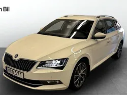Vit Begagnad 2019 Skoda Superb LAURIN & KLEMENT Kombi | 289 900 kr (Marknadspris)