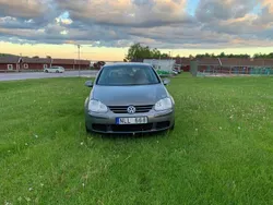 Grå Begagnad 2007 VW Golf V Halvkombi | 39 900 kr (Marknadspris)