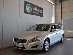 Ljusgrå Begagnad 2012 Volvo V60 Momentum Kombi | 129 000 kr (Marknadspris)