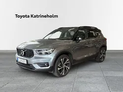 Grå Begagnad 2018 Volvo XC40 R-Design SUV | 259 000 kr (Marknadspris)