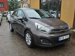Brun Begagnad 2011 Kia Rio Halvkombi | 64 900 kr (Marknadspris)