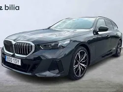 Grå Begagnad 2025 BMW 530e M Sport Kombi | 729 000 kr (Marknadspris)