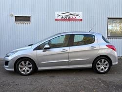 Ljusgrå (grå) Begagnad 2013 Peugeot 308 Halvkombi | 59 900 kr (Marknadspris)