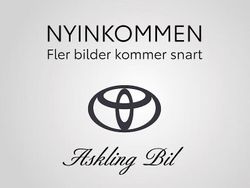 Röd Begagnad 2021 Toyota Corolla Hybrid Style Halvkombi | 229 000 kr (Marknadspris)