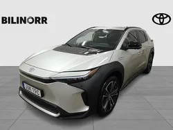 Silver Begagnad 2022 Toyota bZ4X Executive SUV | 369 900 kr (Marknadspris)