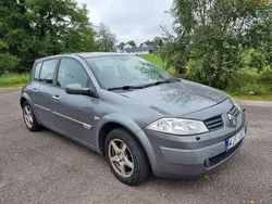 Mörkgrå (grå) Begagnad 2004 Renault Mégane II Halvkombi | 13 900 kr (Bra pris)