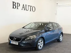 Mörkblå Begagnad 2016 Volvo V40 Kinetic Kombi | 134 900 kr (Marknadspris)