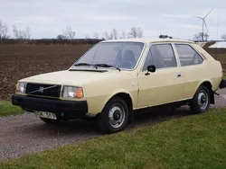 Ljusgrå Begagnad 1976 Volvo 340 Halvkombi | 29 900 kr