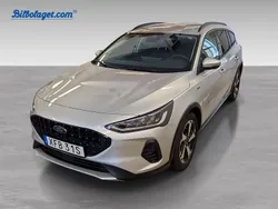 Grå Begagnad 2023 Ford Focus Active Kombi | 234 800 kr (Marknadspris)
