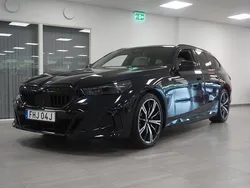 Svart Begagnad 2024 BMW 530e M Sport Kombi | 789 800 kr (Dyr)