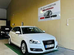 Vit Begagnad 2011 Audi A3 Sportback Comfort Halvkombi | 74 900 kr (Marknadspris)
